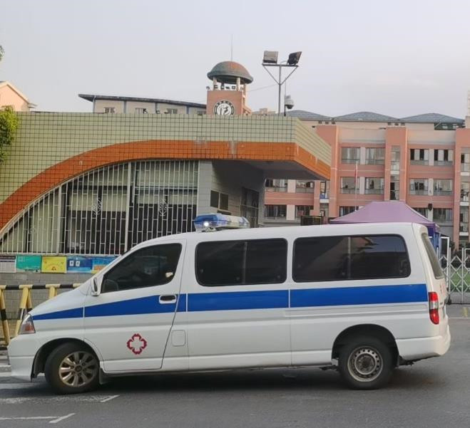 泉州救护车出租护送骨折病人一公里多少钱